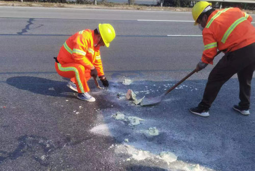 保城镇公路下沉注浆加固